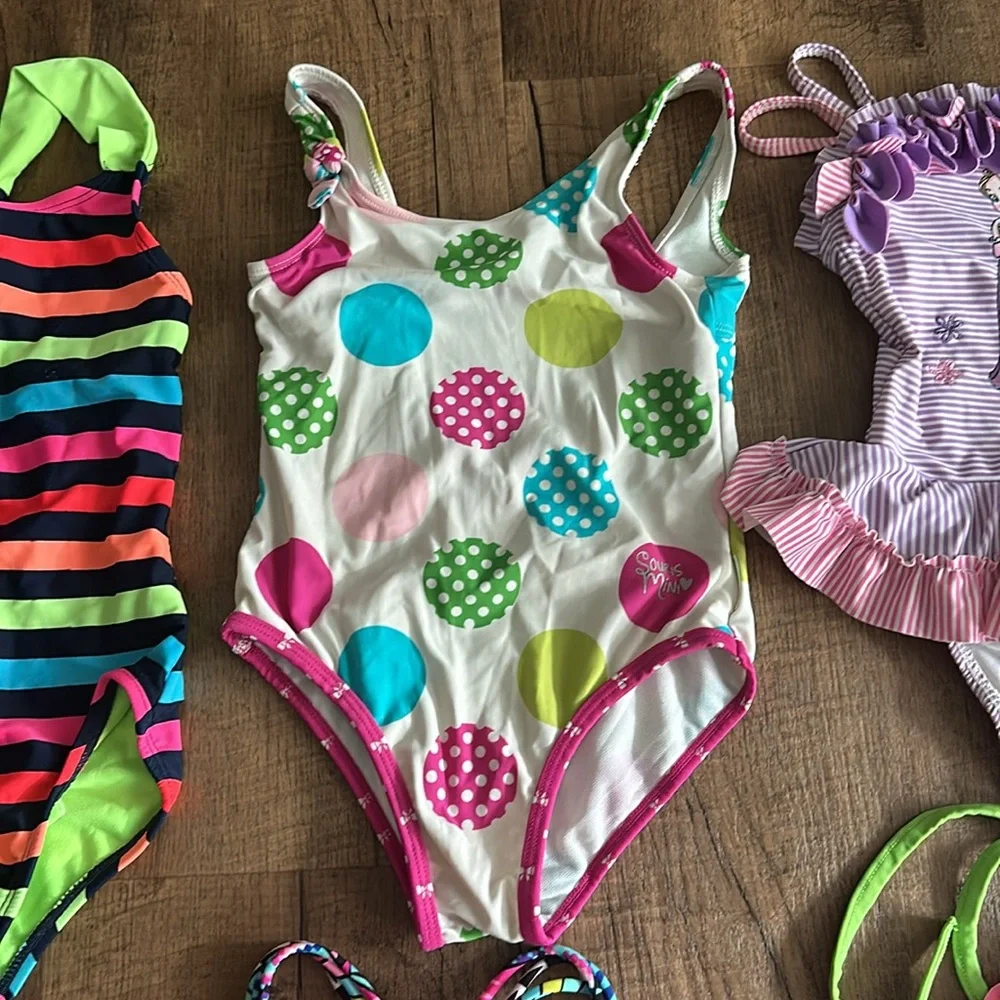 Youth Girl’s size XS/Small swimsuits/swimwear Lot Disney store, Souris Mini, etc
